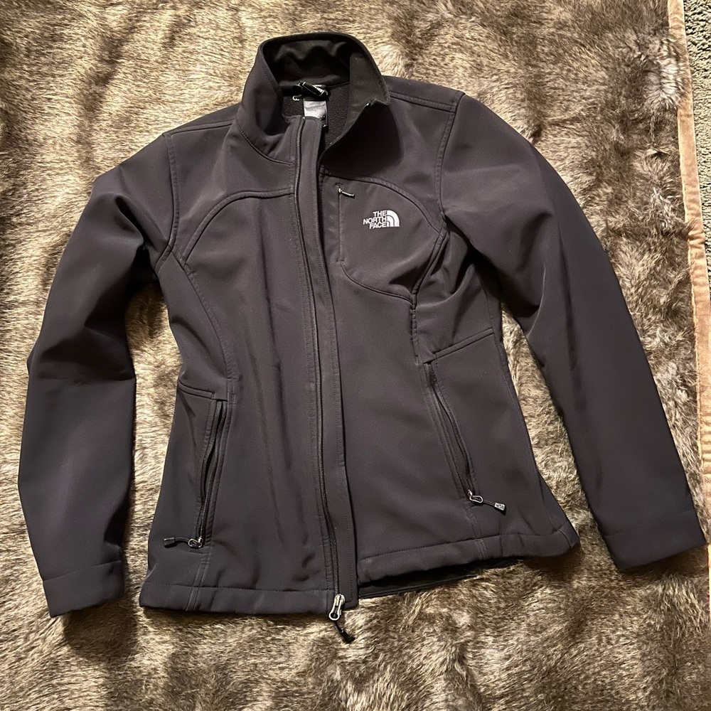 Women’s Medoum Black North Face Jacket